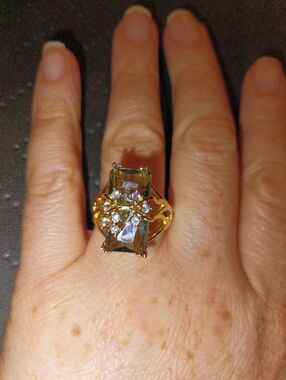Chunky Gold Tone Cocktail Ring Green Stone Statement Size 10.5